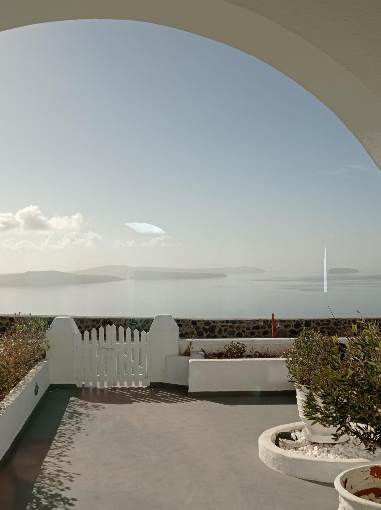 Villa Sensia With Hot Tub And Caldera View *
